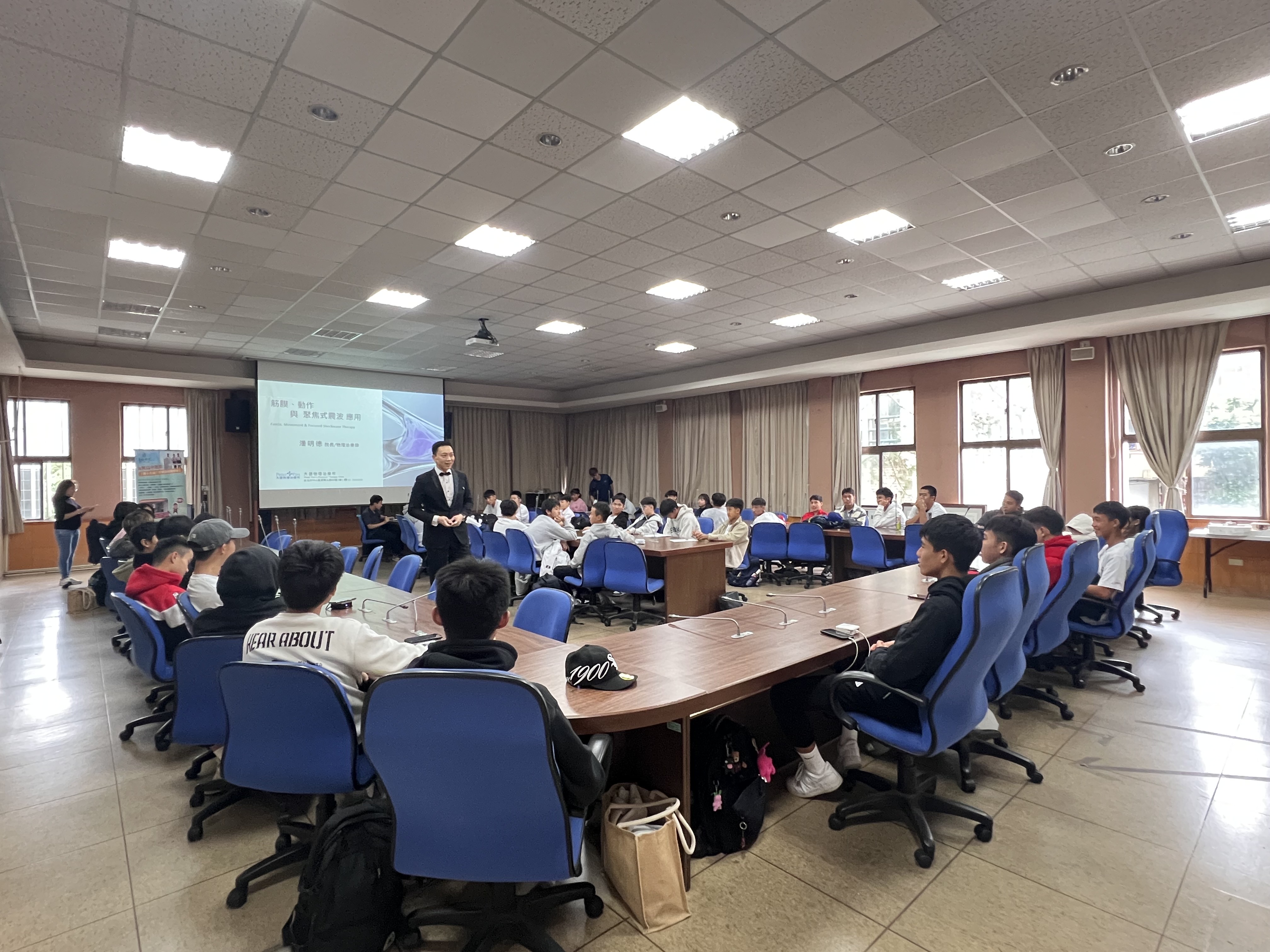 90966EF9 47FF 4F83 A0FE 5D4C6B1A293A