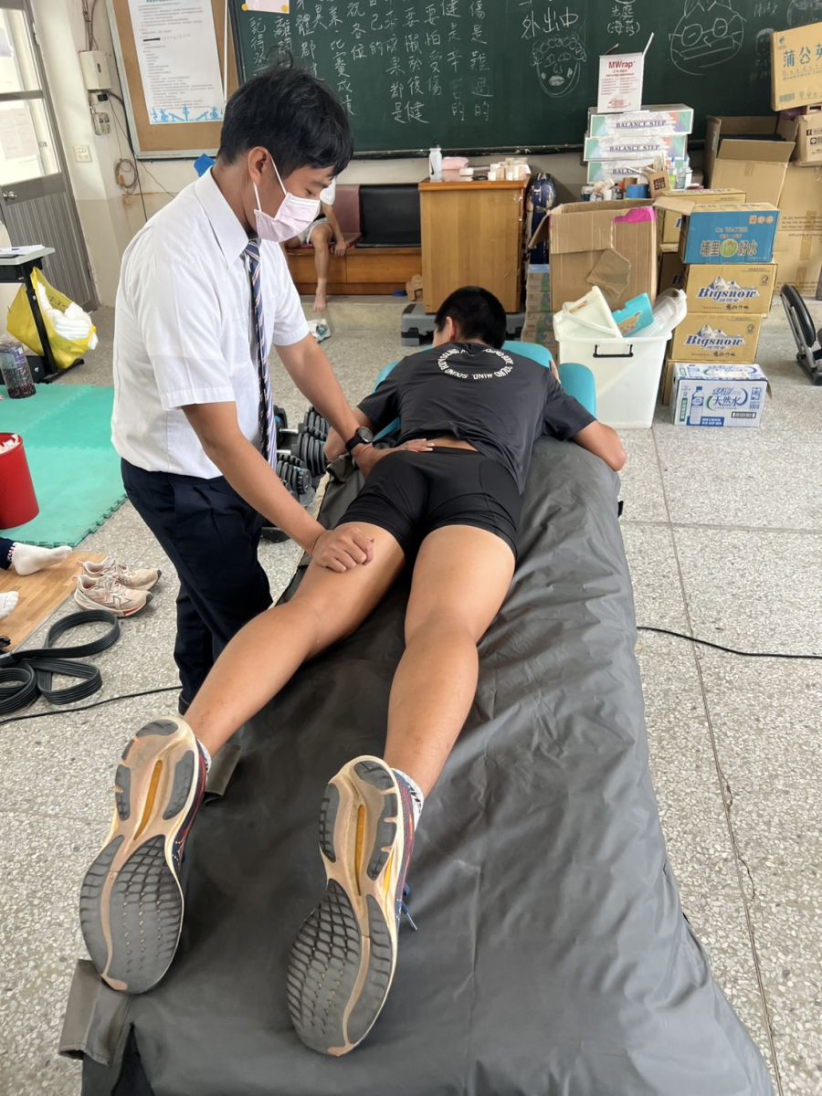 苗栗縣興華高中醫師專家訪視